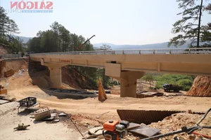 Xuan Huong Bridge on Mimosa Pass: A Major Infrastructure Milestone for Da Lat Tourism - image 4