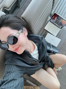 Exploring the Daring and Edgy New Wardrobe of Hot Girl Vu Thanh Quynh - image 5