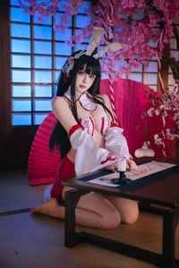 Stunning Azur Lane Oyama Bunny Girl Cosplay by Ri Nai Jiao: Exclusive 47P High-Definition Image Collection for Anime and Gaming Fans - image 4