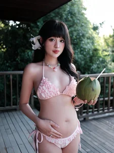 Tran Thanh Tam Embraces Motherhood: 'Fried Egg Hot Girl' Glows in New Bikini Photos - image 0