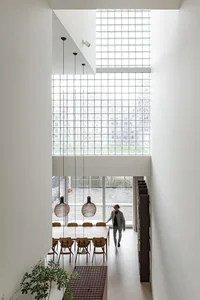 Exploring the Innovative Stacked Architecture of the 5-Story Light House - image 9