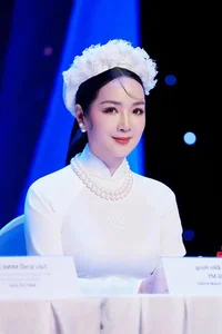 Giang My and Ngoc Chau Shine in Elegant White Ao Dai - image 2