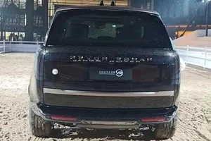 Ultra-Rare Range Rover SV Bon Ma Do Edition Limited to Three Units - image 4