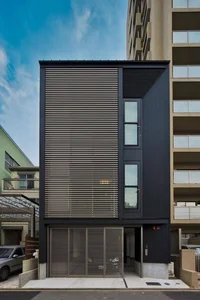 Modern Facade Sunshade Solutions: Elevating Aesthetic and Cooling Efficiency for Urban Homes - image 0