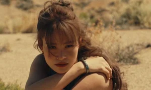 Dong Nhi Explores Paradox of Loneliness in Stunning US Desert Music Video - image 5