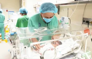 Medical Miracle: Saving a Premature Baby Born at 25 Weeks - image 0