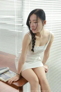 Sophisticated Style in IESS SXJ No.1709: A Wan Ping Special Collection - image 3