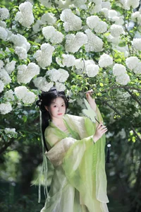Ethereal Garden Muse: Xiao Bing Gan in YiTuYu Vol.8856 - image 3