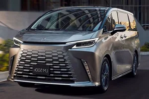 Lexus LM Luxury Minivan Upgrade: Redefining Executive Travel with Unmatched Interior Space - image 7