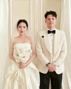 Inside the Beautiful Wedding of Footballer Duong Thanh Hao and His Radiant Bride - image 5