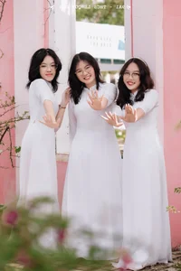 The Timeless Grace of Vietnamese Women in Traditional Ao Dai - image 27