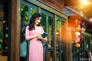 The Timeless Grace of Vietnamese Women in Traditional Ao Dai - image 39