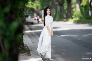 The Timeless Grace of Vietnamese Women in Traditional Ao Dai - image 22