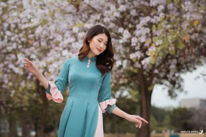 The Timeless Grace of Vietnamese Women in Traditional Ao Dai - image 13
