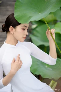 The Timeless Grace of Vietnamese Women in Traditional Ao Dai - image 46