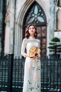 The Timeless Grace of Vietnamese Women in Traditional Ao Dai - image 19