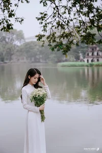 The Timeless Grace of Vietnamese Women in Traditional Ao Dai - image 28
