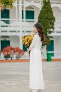 The Timeless Grace of Vietnamese Women in Traditional Ao Dai - image 15