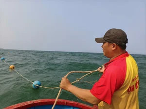 Quang Ngai Enhances Beach Safety with Designated Swimming Zones for the Upcoming Tourist Season - image 6