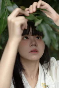 YiTuYu Art Language Vol.7424: Featuring the Elegant Shi San Jin Ya Photography Collection - image 4