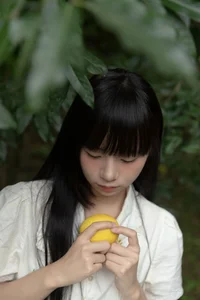 YiTuYu Art Language Vol.7424: Featuring the Elegant Shi San Jin Ya Photography Collection - image 3