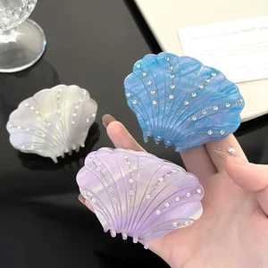Trendy Beach Hair Clips: The Must-Have Summer Accessory for Young Fashion Enthusiasts - image 0
