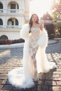 Style and Sophistication: The High-End World of Thao Nhi Le - image 6