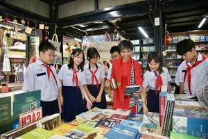 Promoting the Beauty of Reading Culture in the Digital Era for Future Generations - image 3