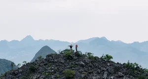 Summer Travel Boom: Ma Pi Leng Pass and Meo Vac Attract Crowds in Vietnam - image 0