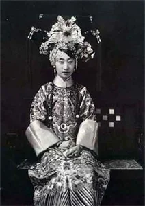 The Real Faces of the Late Qing Dynasty Princesses: A Glimpse into History - image 6