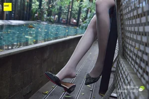 Sixiangjia 093 Featuring Qi Qi: Playful Poolside Photography by IESS - image 32