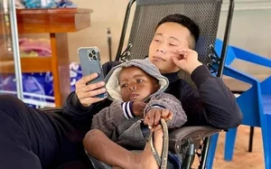 Loi Con Prepares for Summer Break: Rumors of Secret Vietnam Visit to See Quang Linh Vlogs - image 1
