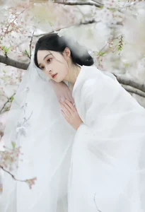 Ethereal Beauty of Sui Sui Ru Yi in YiTuYu Art Language Vol.8880 Amidst Blossoms - image 5