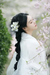 Ethereal Beauty of Sui Sui Ru Yi in YiTuYu Art Language Vol.8880 Amidst Blossoms - image 4