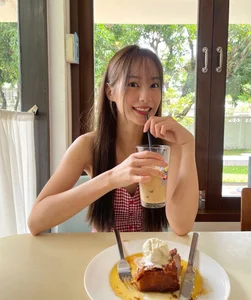 Thailand’s Top Influencer Pimtha Celebrates 32 Years of Timeless Beauty and Sweet Style - image 4