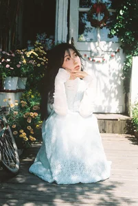Yu Wan A Ying in YiTuYu Art Language Vol.10264: A Captivating 11-Image Portrait Collection - image 2