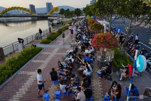 Early Morning Coffee and Sunrise Views by the Han River - image 3