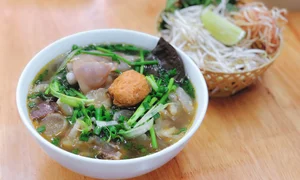 Top 10 Vietnamese Dishes Voted Best by International Travelers - image 7
