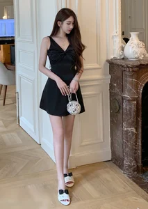 Ye Ke: A Closer Look at the Style and Beauty of Huang Xiaoming's Girlfriend - image 1