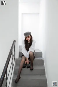 IESS Miao Jie Playful Plaid Suit Gallery: A Classic Twist on Modern Elegance - image 58
