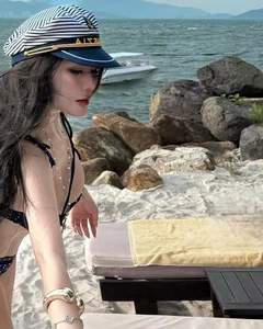 Saigon's Top Fashion Icon Shares Stunning Beach Vacation Moments and Summer Style Inspiration - image 6