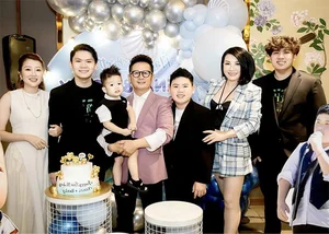 Age-Defying Style: How Bang Kieu's Ex-Wife Masters Youthful Fashion in Her 50s - image 2