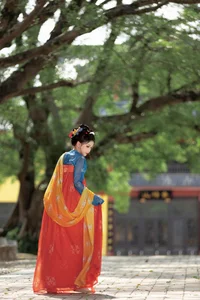 Timeless Elegance in Hanfu: YiTuYu Art Language Vol.8852 featuring E E Chi Bu Bao - image 33