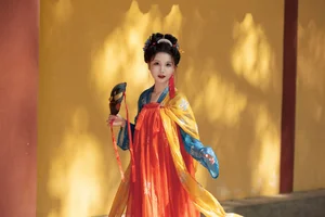 Timeless Elegance in Hanfu: YiTuYu Art Language Vol.8852 featuring E E Chi Bu Bao - image 12