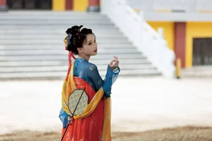 Timeless Elegance in Hanfu: YiTuYu Art Language Vol.8852 featuring E E Chi Bu Bao - image 14