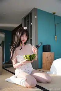 XiuRen No.10483 Ruan Qing: Sweet Youthful Charm with Refreshing Watermelon - image 0