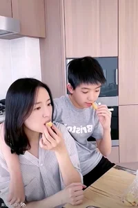 The Rise and Public Perception of Dong Jie: From Ethereal Beauty to Controversial Icon - image 0