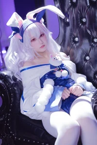 Dreamy Aesthetics: Coser lunananya as Laffey II from Azur Lane - image 7