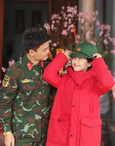 Hoa Minzy's Hue Trip: Little Bo's Interaction with Her New Boyfriend Sparks Social Media Buzz - image 1
