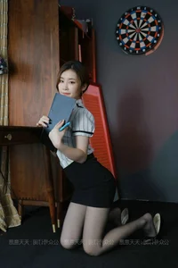 Zi Wei Portrays the Spicy Secretary Persona in IESS Fashion Gallery - image 85